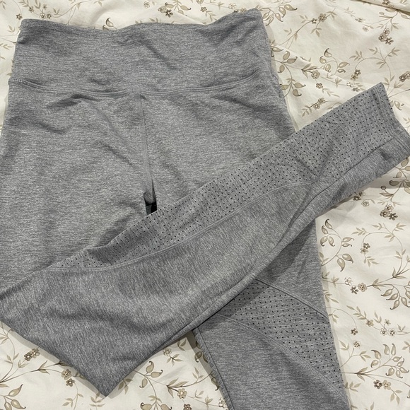 Gray forever 21 leggings - Picture 4 of 6